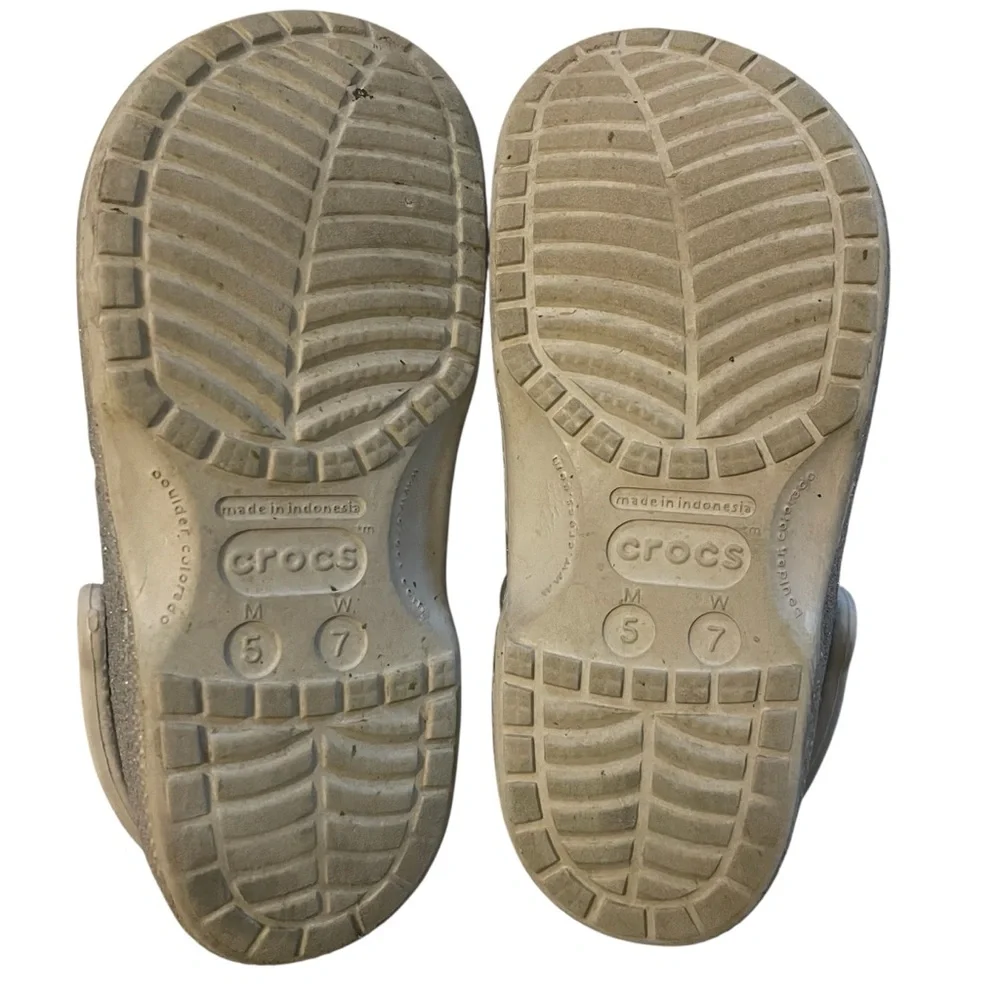 Crocs Women’s Classic Baya Clog with Heel Strap in Silver Glitter Size 7 - Picture 9 of 9